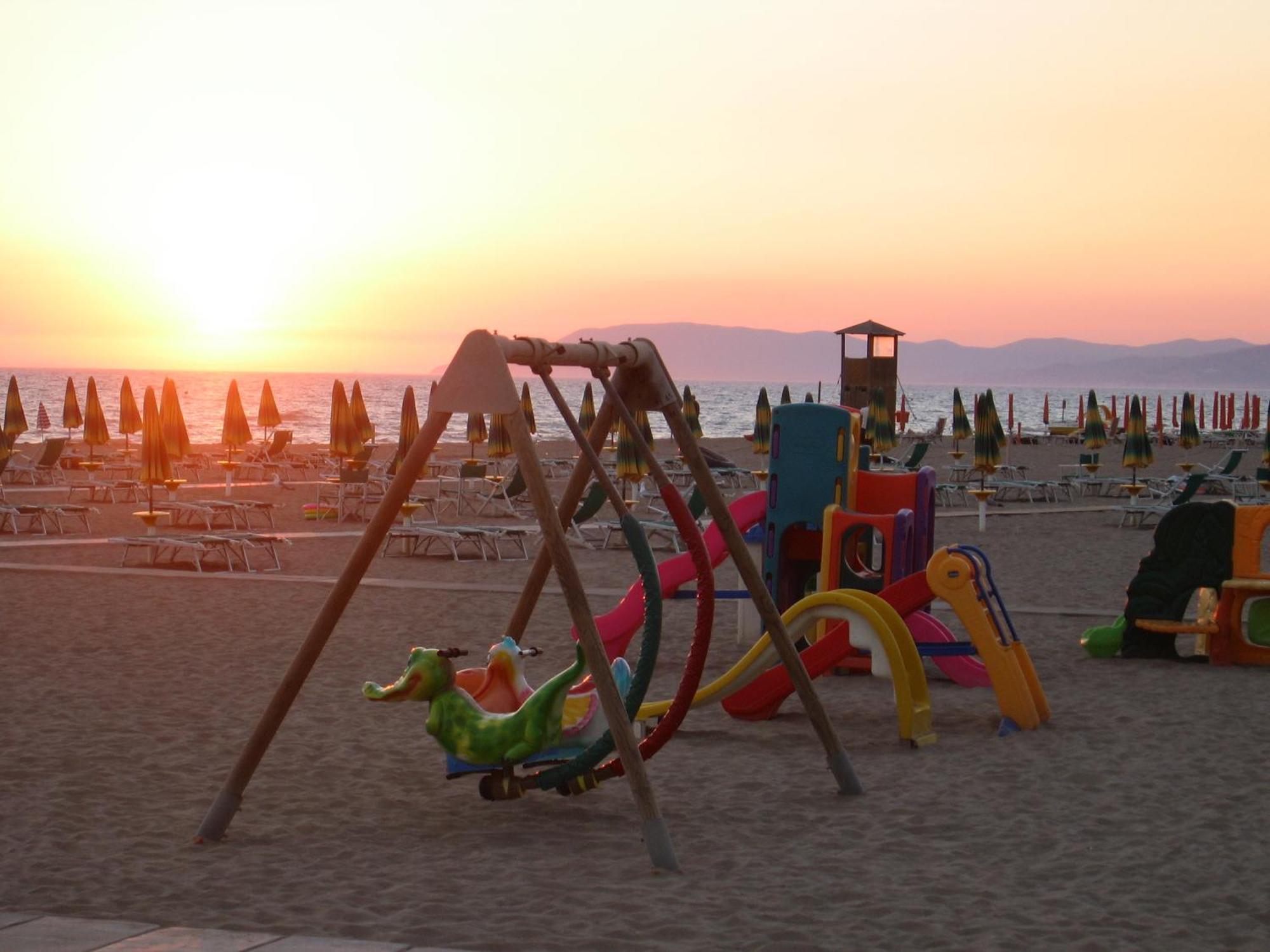 Residence Delle Nazioni Principina a Mare Exteriör bild