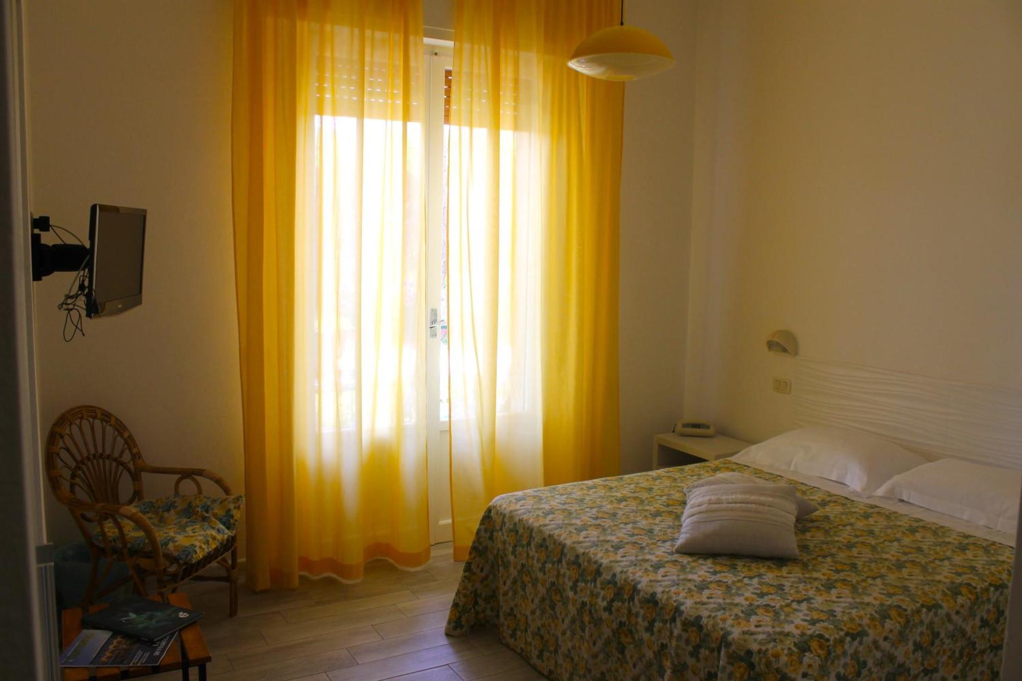 Residence Delle Nazioni Principina a Mare Exteriör bild