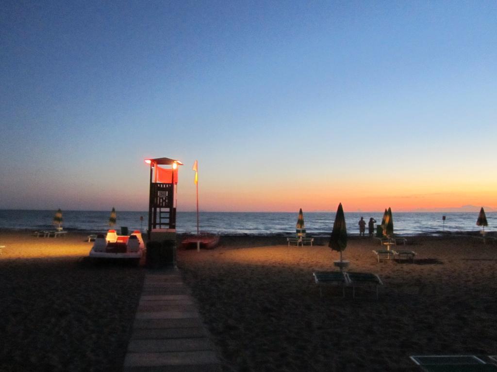 Residence Delle Nazioni Principina a Mare Exteriör bild